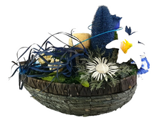 Grabschmuck Gesteck künstliche Blumen Tropfen Weiß Blau Naturmaterial Friedhof