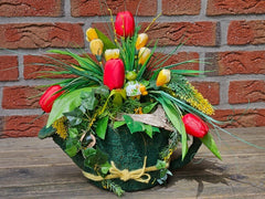 Casa-Poador Gesteck Kunstblumen Naturgefäß Gießkanne Tulpen Frühling Dekoration