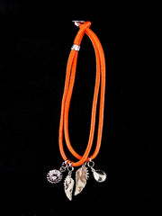 Kette Halskette 20 cm Leder Orange silberfarbene Flügel & Straß Anhänger Top !