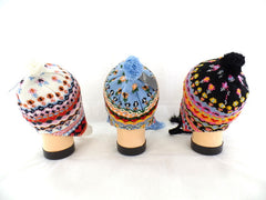 Mütze Zöpfe & Bommel Ohrenwärmer Weiß Hellblau Schwarz Herzen Antonio Varianten