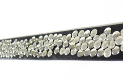 Gürtel Schwarz 85 cm runde silberfarbene Nieten Dornschließe matt Damen