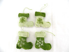 4 Stück Baumschmuck/Filzanhänger Stiefel hell dunkel grün bestickt ca 11 x 11 cm