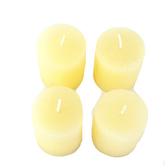 Kerzen 4 Stück Stumpenkerzen durchgefärbt Creme Champagner mit Kerzenteller