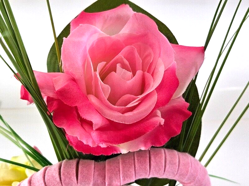 Casa-Poador Gesteck Seide Rosa Weiß Rose Kunstblumen rund Filzherz Dekoration