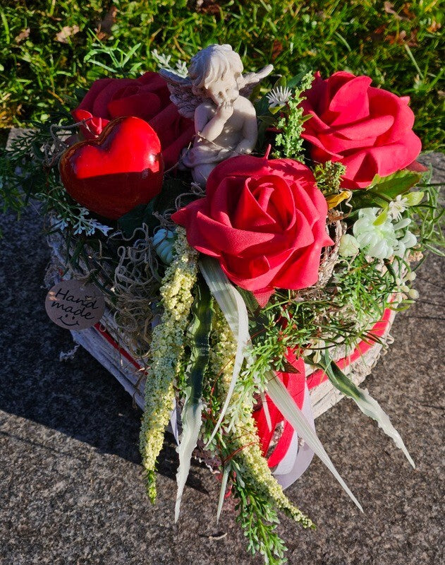 Grabschmuck Herz Reisigesteck Weiß Rot Foumrosen Herz Engel Kunstblumen Friedhof