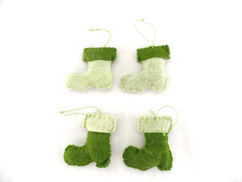 4 Stück Baumschmuck/Filzanhänger Stiefel hell dunkel grün bestickt ca 11 x 11 cm
