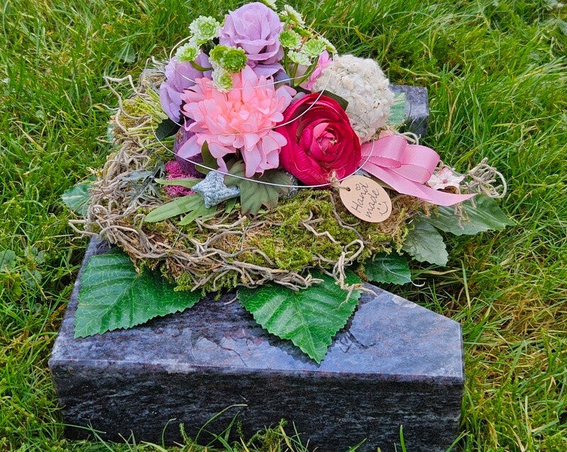 Grabschmuck Herz Gesteck Rose Baumwolle Kunstblumen Natur Allerheiligen Gedenken