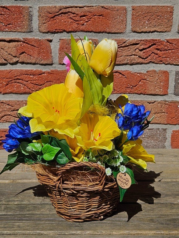 Casa-Poador Gesteck im Korb Primel Osterglocken Krokus Kunstblumen Frühling Deko