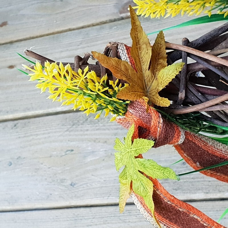 Gesteck Kunstblumen Weinrebengerüst Gelb Braun Wachsblumen Dekoration