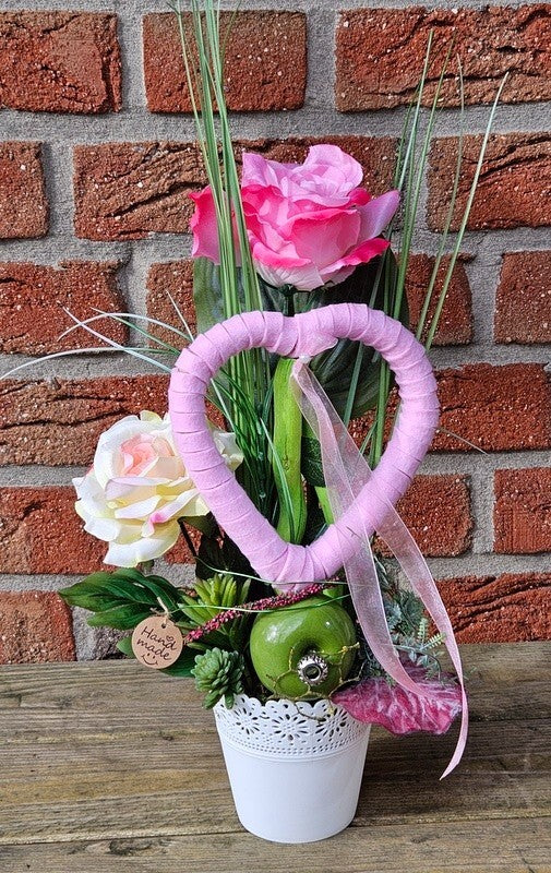 Casa-Poador Gesteck Seide Rosa Weiß Rose Kunstblumen rund Filzherz Dekoration