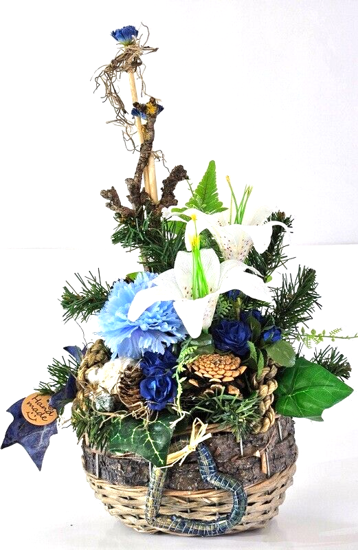 Casa-Poador Grabschmuck Grabgesteck Blau Weiß Lilien Zapfen Kunstblumen Tanne