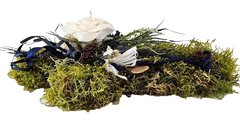 Grabschmuck Gesteck Moos Kreuz künstliche Blumen Weiß Blau Natur Friedhof