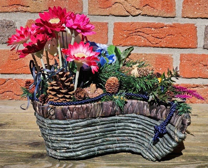 Grabschmuck Gesteck künstliche Blumen Tropfen Rosa Blau Exoten Zapfen Friedhof