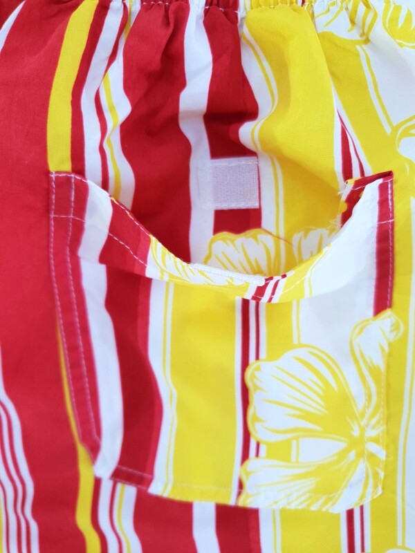 Badehose Shorts M / L Lotus Shorts geblümt gestreift Gelb Rot Weiß Freizeit