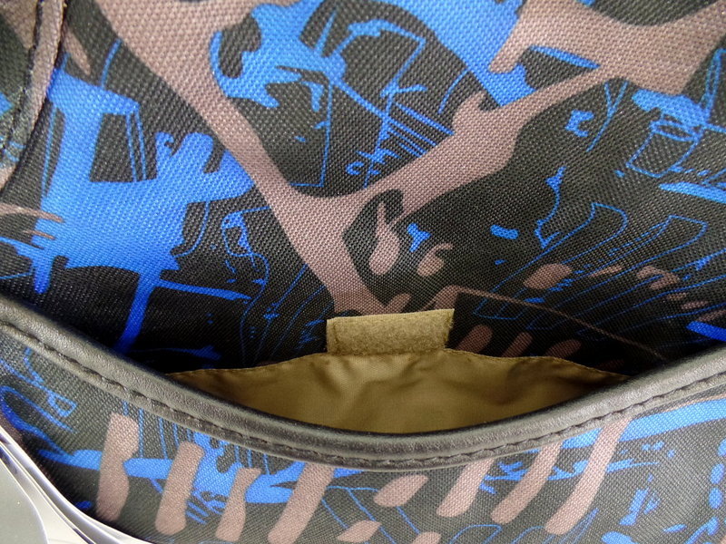 Geoss Tasche Blau Grau Schwarz gemustert Schultertasche Reißverschluss Henkel
