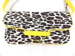 Spooky Girl Umhängetasche Gelb mit Leopardenmuster Schultertasche