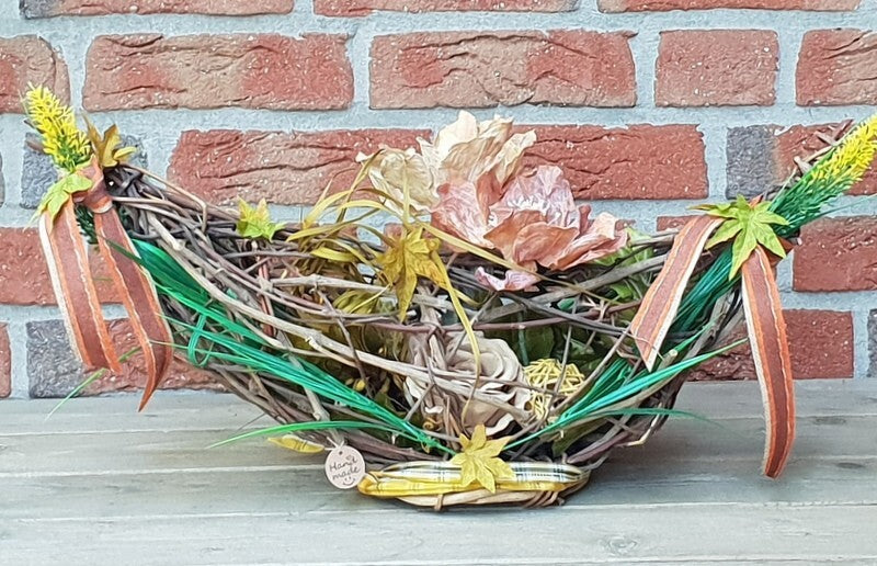 Gesteck Kunstblumen Weinrebengerüst Gelb Braun Wachsblumen Dekoration