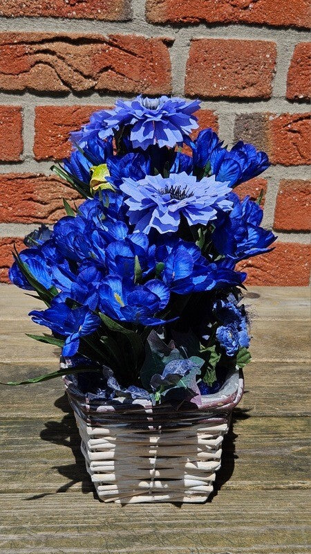 Casa-Poador Gesteck Blau Kunstblumen Krokus Froschfigur Dekoration