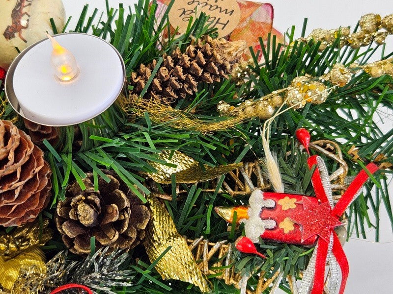 Weihnachtsgesteck Tischschmuck Nostalgie Zapfen Kugeln Tanne Kerzen