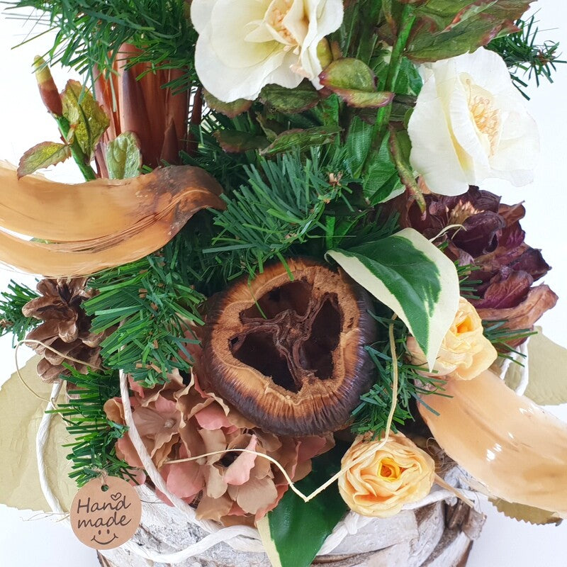 Grabschmuck Gesteck Stockrose Exoten Weiß Grün Natur Zapfen Badam künstlich