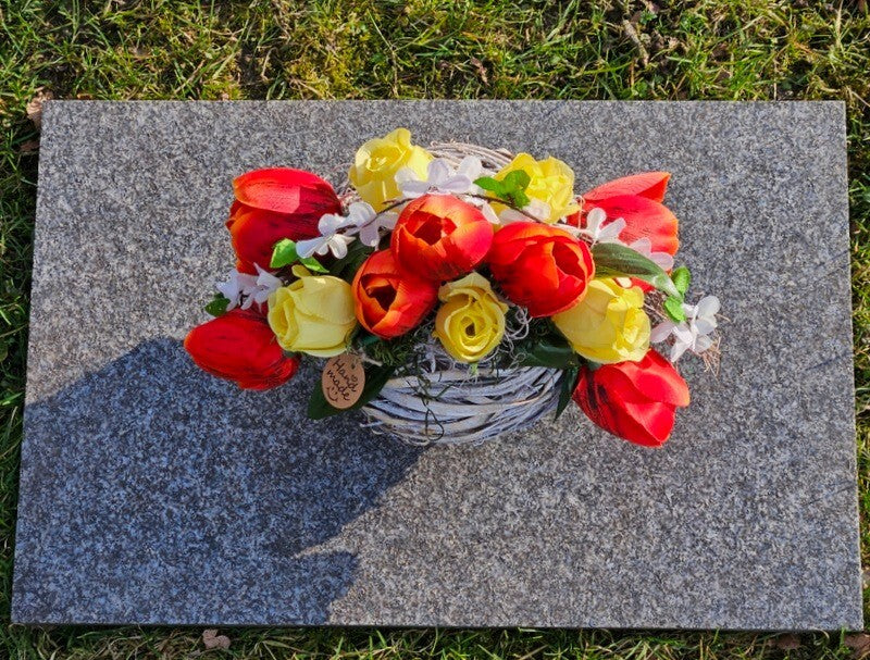 Casa-Poador Gesteck Kunstblumen Naturgefäß rund Kugel Tulpen FrühlingDekoration
