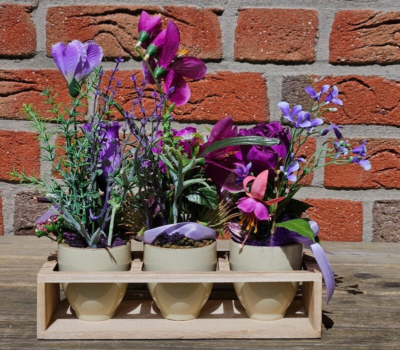 Casa-Poador Künstliches Gesteck Kunstblume Lila in Holzkästchen Blume Geschenk
