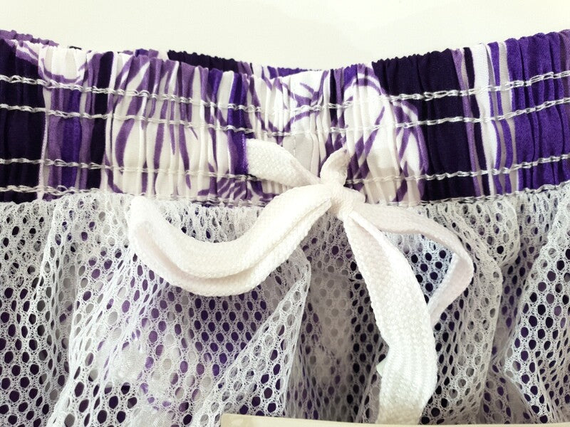 Badehose Badeshorts S / M Lotus Shorts geblümt gestreift Lila Weiß Freizeit
