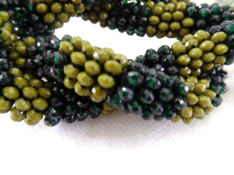 Halskette Collier 16 cm D. Band Grün Knoten silber / grün / olivefarbene Perlen