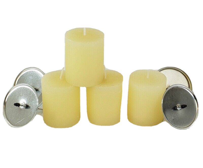 Kerzen 4 Stück Stumpenkerzen durchgefärbt Creme Champagner mit Kerzenteller
