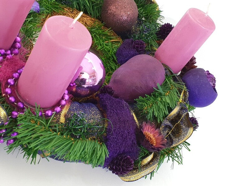 Adventskranz Kranz künstliche Tanne 40 cm Lila Gold Kerzen Kugeln Sterne Advent