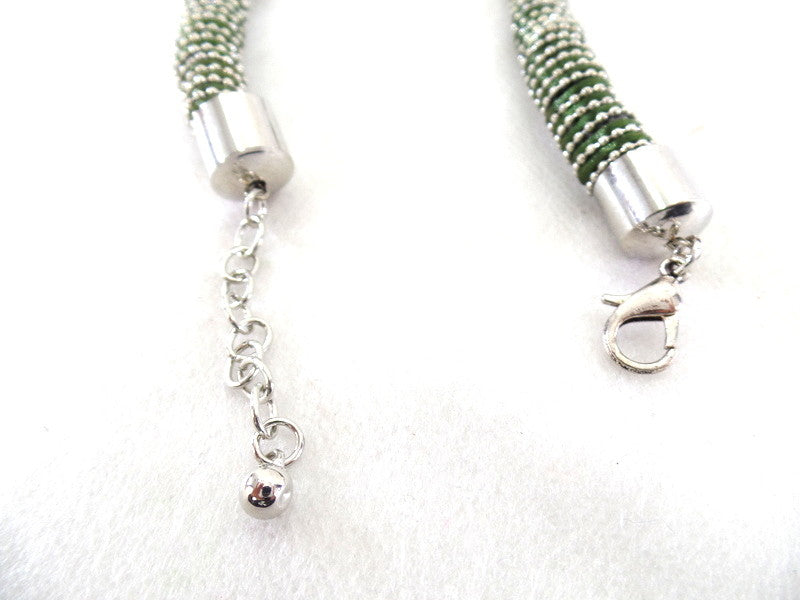 Halskette Collier 16 cm D. Band Grün Knoten silber / grün / olivefarbene Perlen