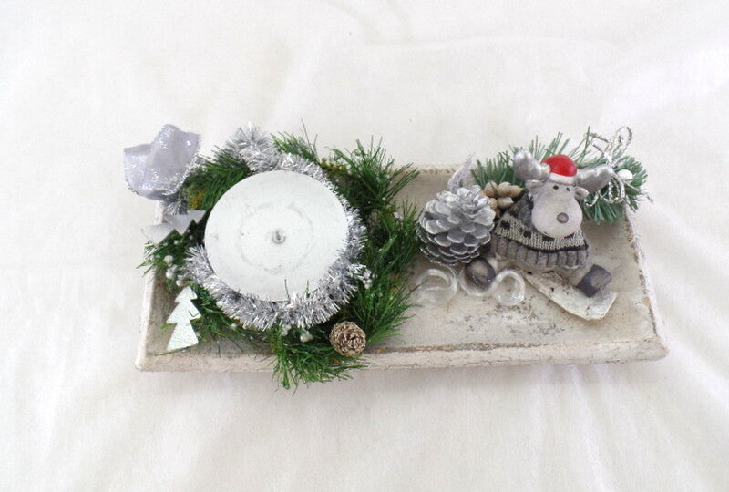 Adventsgesteck Weihnachten Tischschmuck Kerze Weiß Grau Silber Elchfigur