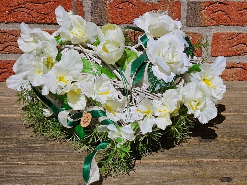 Casa-Poador Herz Rebengesteck Weiß Creme Kunstblumen Gladiolen Geschenk Friedhof