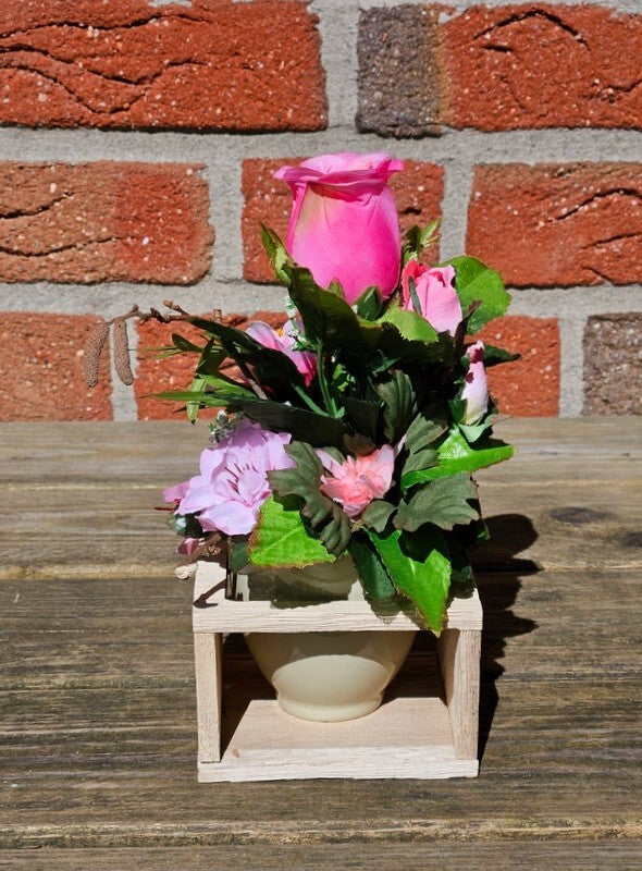Casa-Poador Künstliches Gesteck Kunstblume in Holzkästchen Blume Geschenk Deko