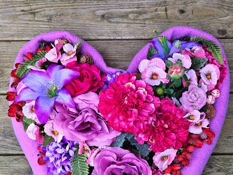 Grabgesteck Grabschmuck Herz Rosa Lila  Rosen Dahlie Kunstblumen Natur Friedhof
