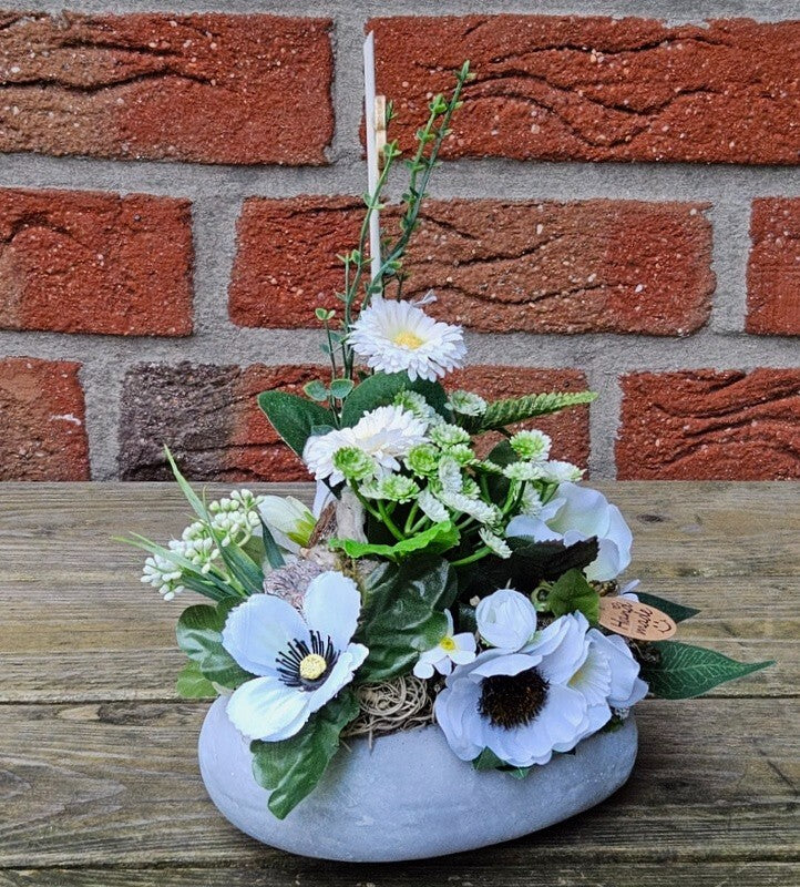 Casa-Poador Herzgesteck 15 cm künstlich Beton Weiß Grau Kunstblumen Bellis
