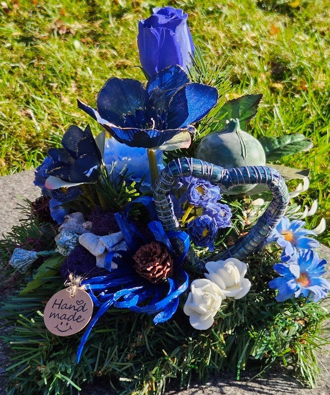 Grabschmuck Gesteck Kissen künstliche Blumen Tanne Christrose Blau Friedhof