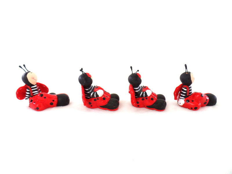 Marienkäfer Set 4 Stück 2 Jungen 2 Mädchen sitzend Keramik Ton Rot Schwarz 5 cm