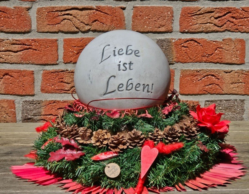 Grabschmuck Exoten Mix Rot Natur gefärbt Kugel Kranz Allerheiligen Totensonntag