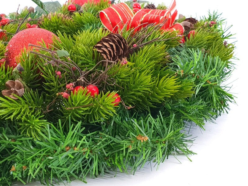 Kranz Tür Wand Kranz künstlich 35 cm Rot Grün Tanne Zapfen Kugeln Band