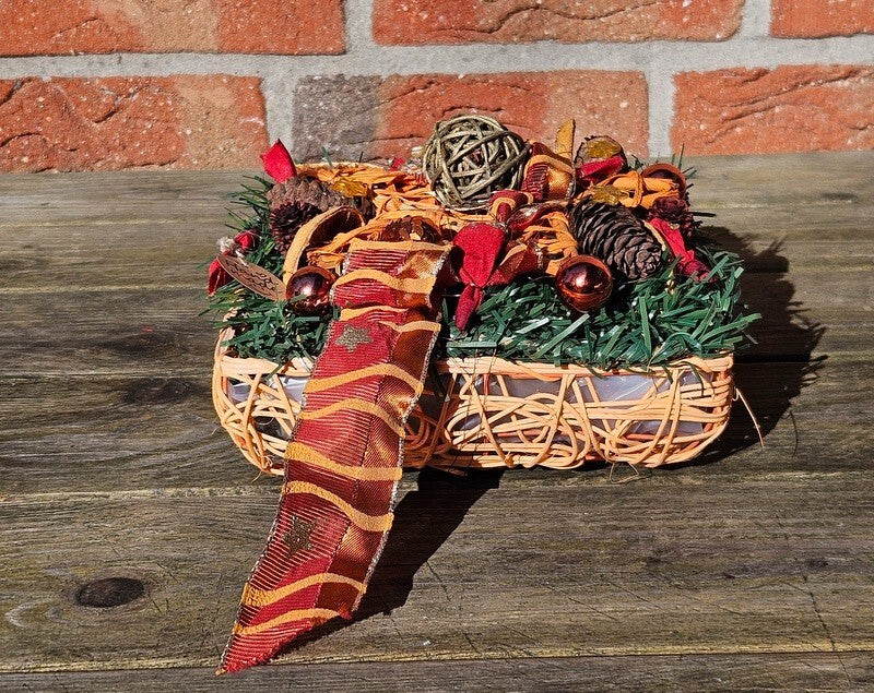 Casa-Poador Weihnachtsgesteck künstliche Accessoires Sterne Zapfen Tanne Kugeln