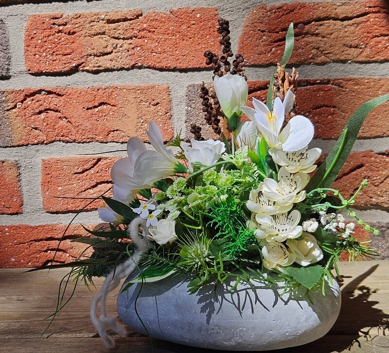 Casa-Poador Herzgesteck künstlich Beton Weiß Creme Grau Kunstblumen 20 cm H Herz