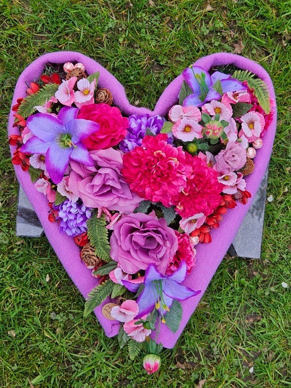 Grabgesteck Grabschmuck Herz Rosa Lila  Rosen Dahlie Kunstblumen Natur Friedhof