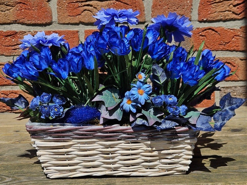 Casa-Poador Gesteck Blau Kunstblumen Krokus Froschfigur Dekoration