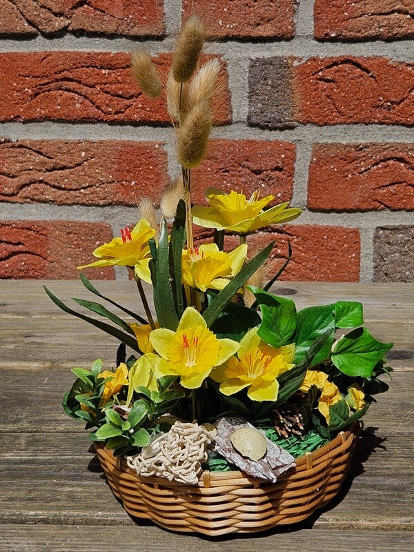 Casa-Poador Gesteck im Korb Osterglocken Lagurus Hase Kunstblumen Frühling Deko