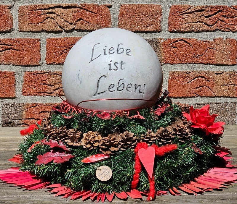 Grabschmuck Exoten Mix Rot Natur gefärbt Kugel Kranz Allerheiligen Totensonntag