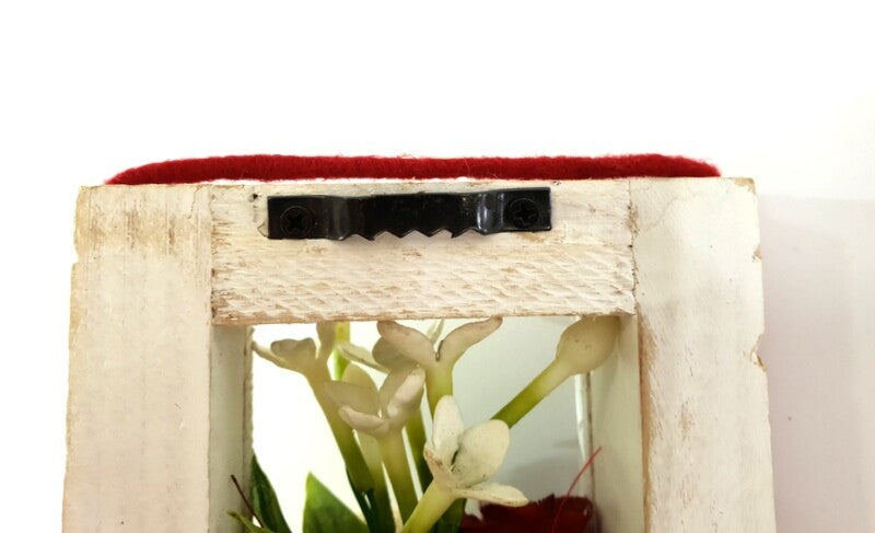 Holz Bilderrahmen Vintage Shabby Gesteck Rot Weiß Rose Sisalherz Kunstblumen