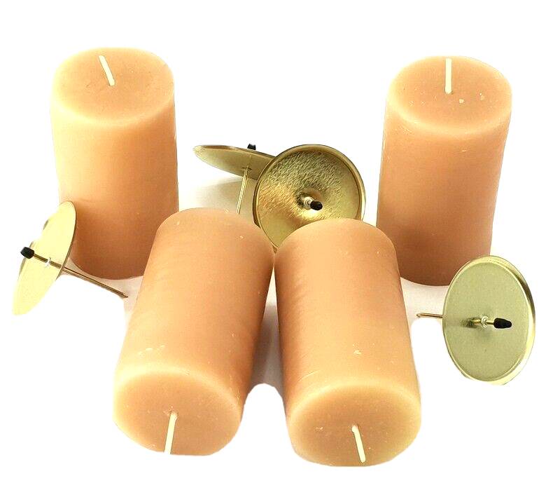 Kerzen 4 Stück Stumpenkerzen durchgefärbt Caramel mit Kerzenteller