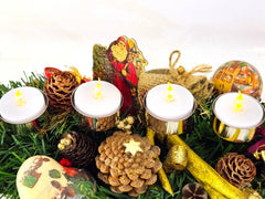 Weihnachtsgesteck Tischschmuck Nostalgie Zapfen Kugeln Tanne Kerzen