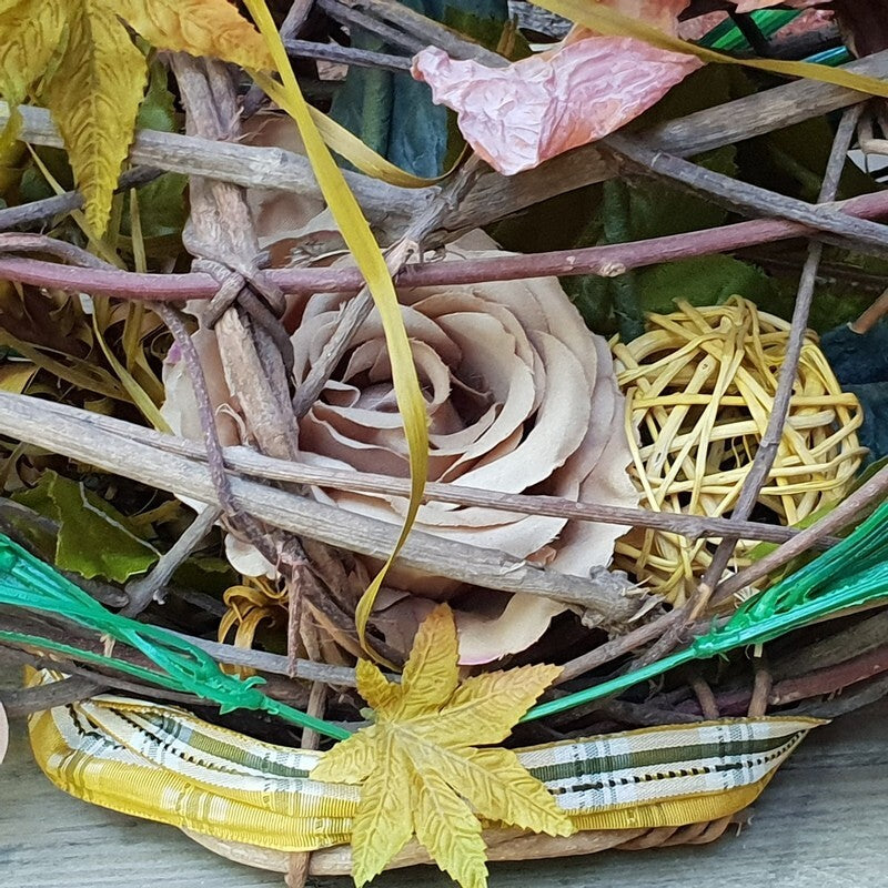 Gesteck Kunstblumen Weinrebengerüst Gelb Braun Wachsblumen Dekoration